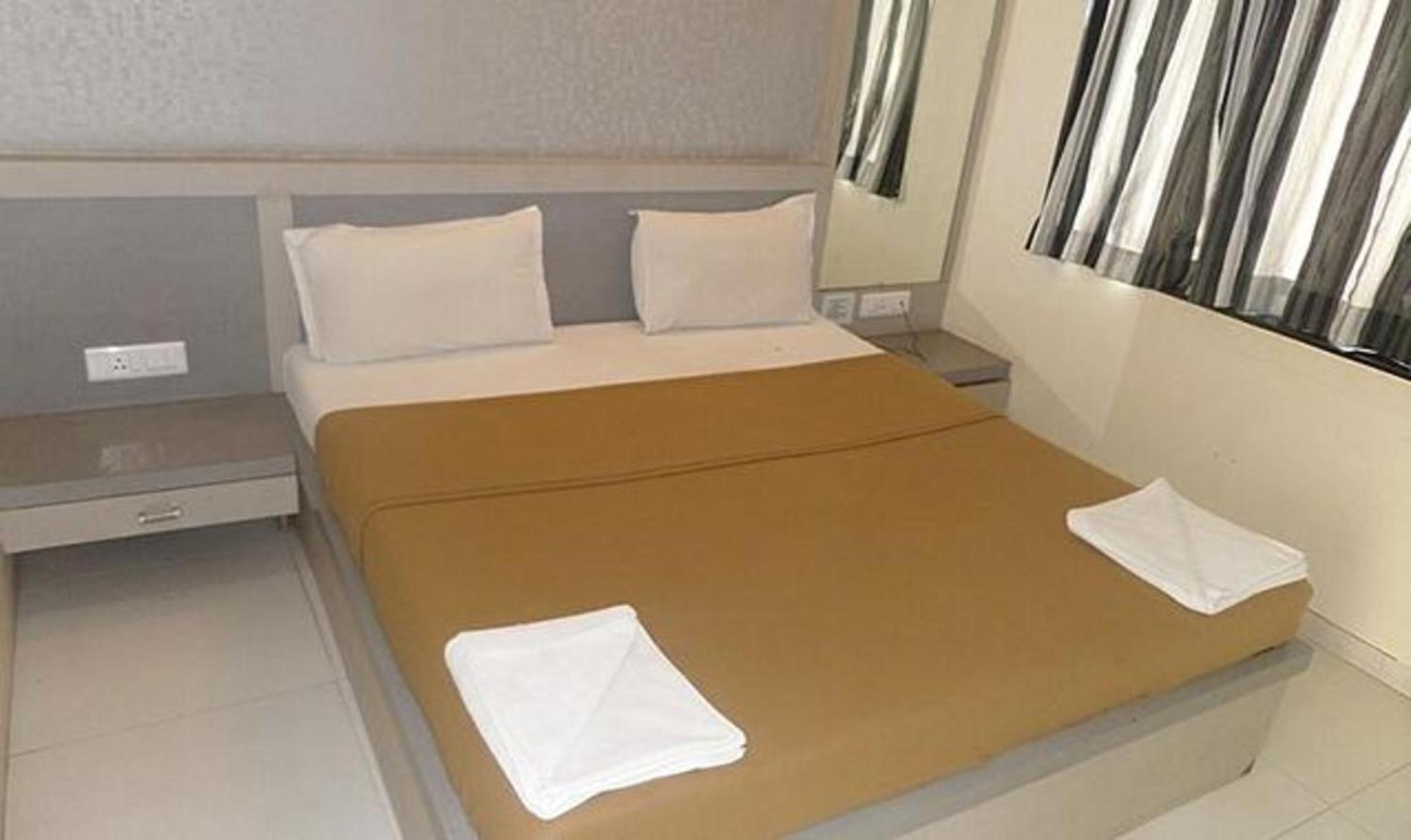 Fabhotel Skylark Inn Nashik Extérieur photo