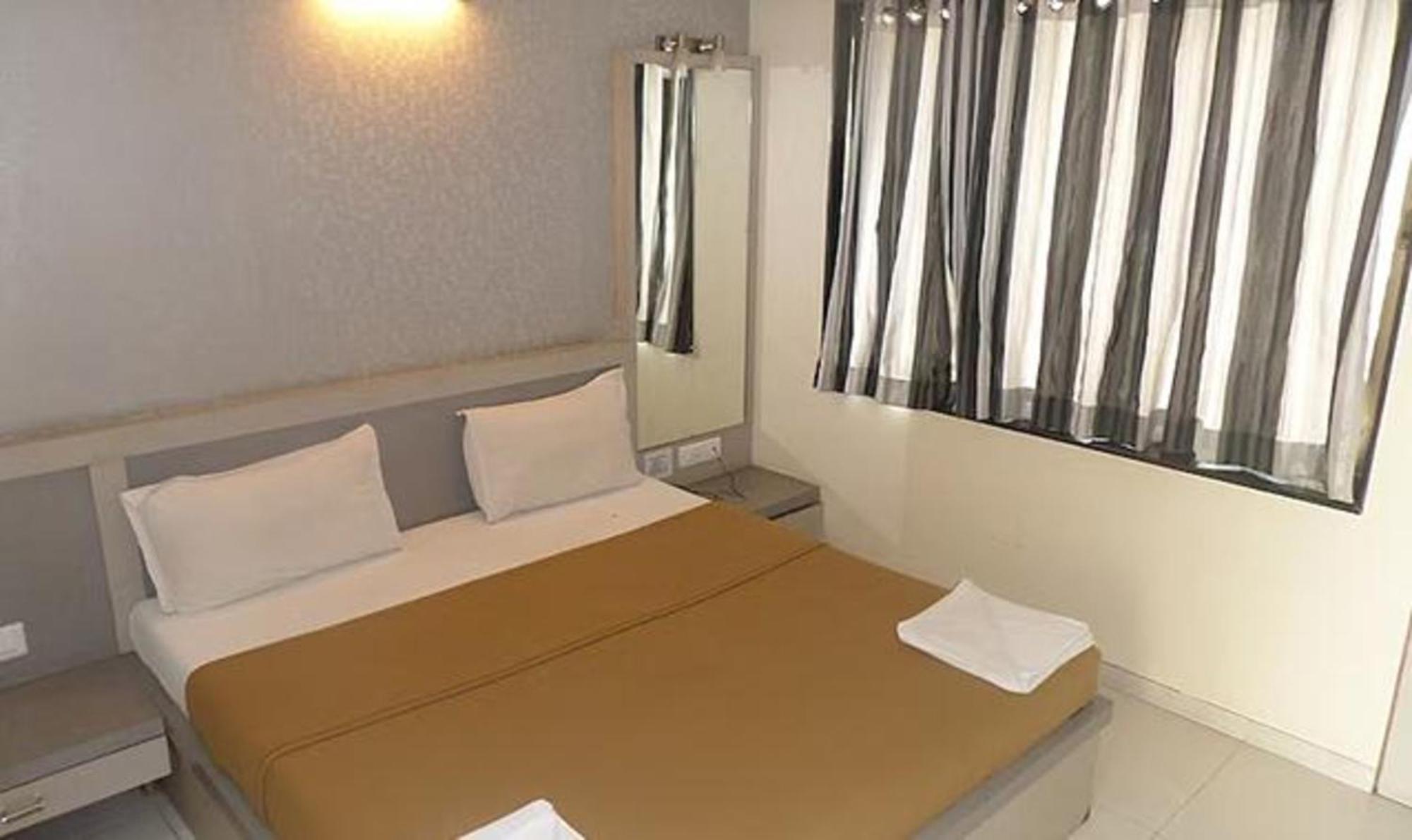 Fabhotel Skylark Inn Nashik Extérieur photo